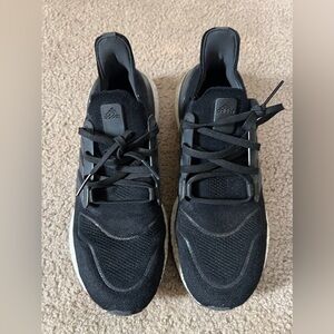ADIDAS ULTRABOOST 22, GX3062, Color Black Black White, Size 11